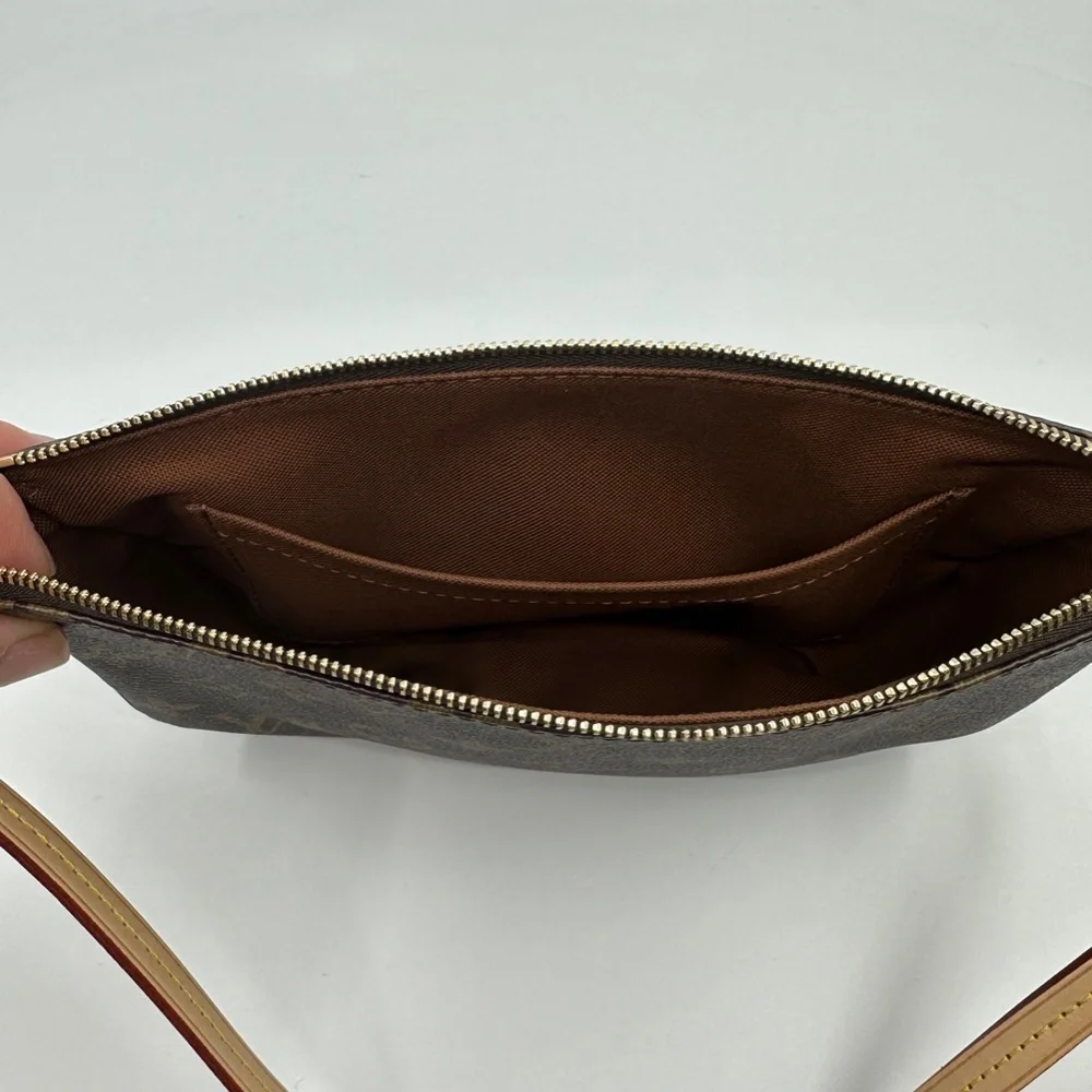 NEW AUTHENTIC LOUIS VUITTON POCHETTE - Picture 2 of 6